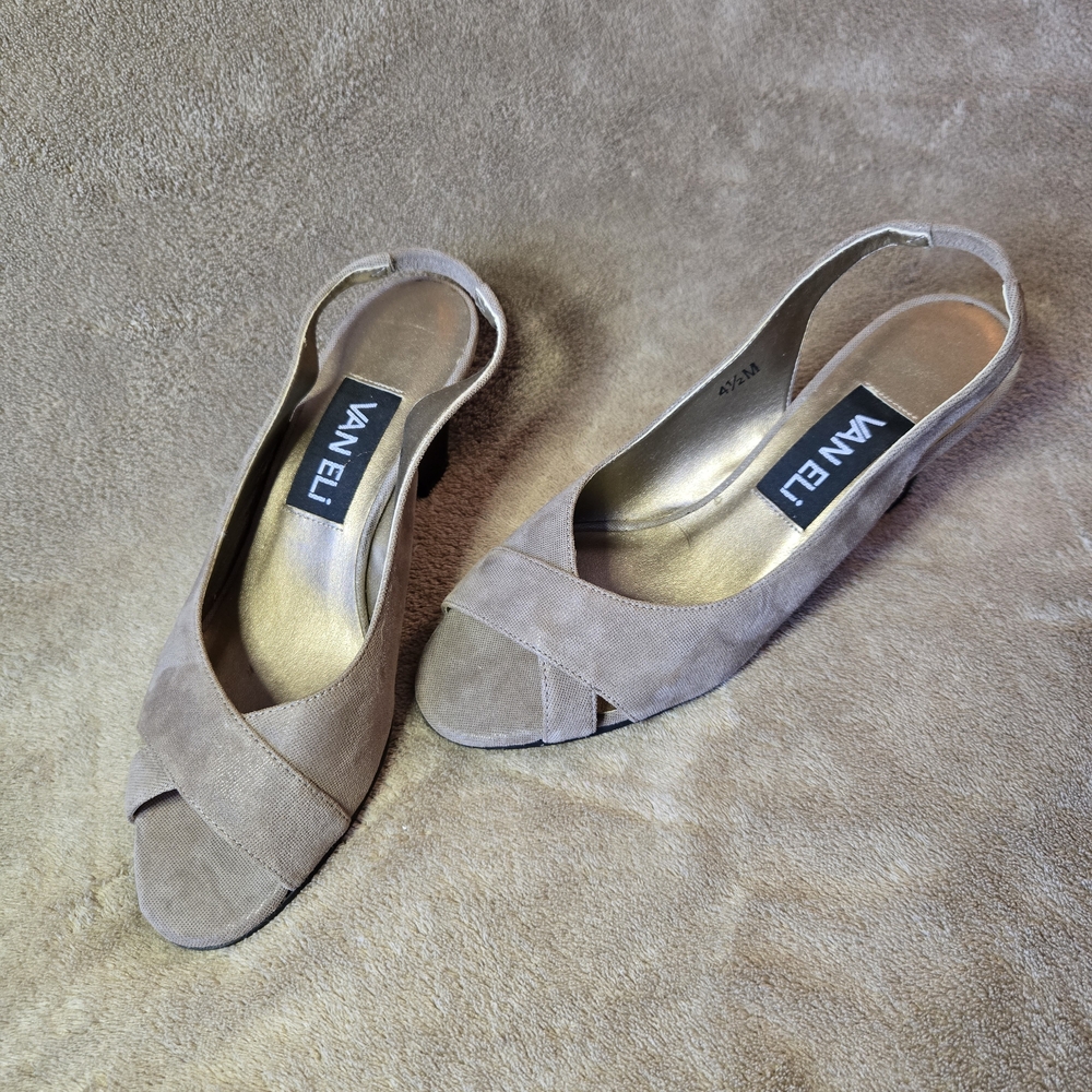 Vaneli Women's Tan Peep-Toe Shoes